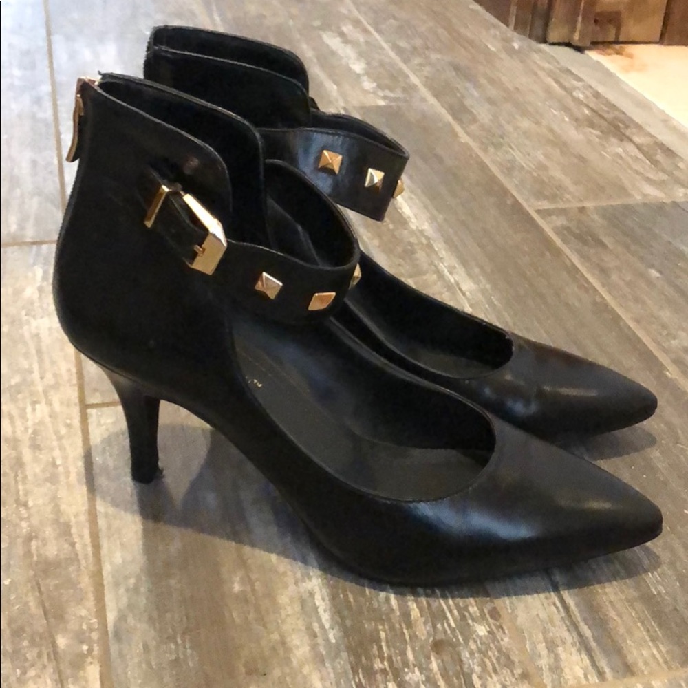 Sexy gold studded BCBG pump